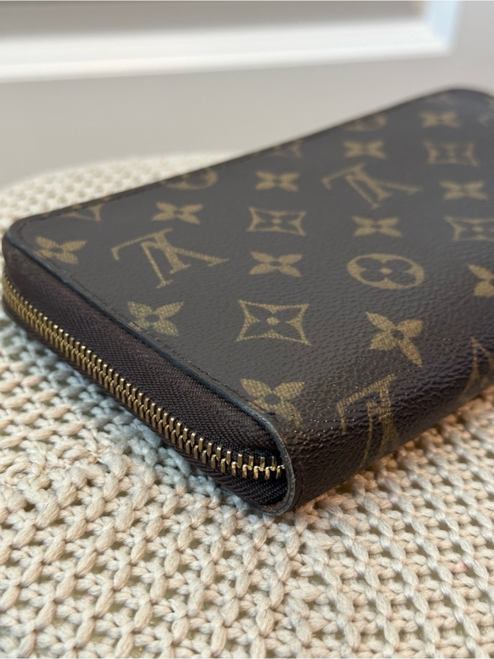 Louis Vuitton Monogram Zippy Organizer Wallet in Monogram Brown - Picture 13 of 14